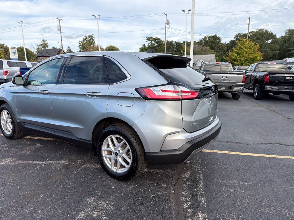 Used 2024 Ford Edge SEL w/ Convenience Package AWD/4WD image 4
