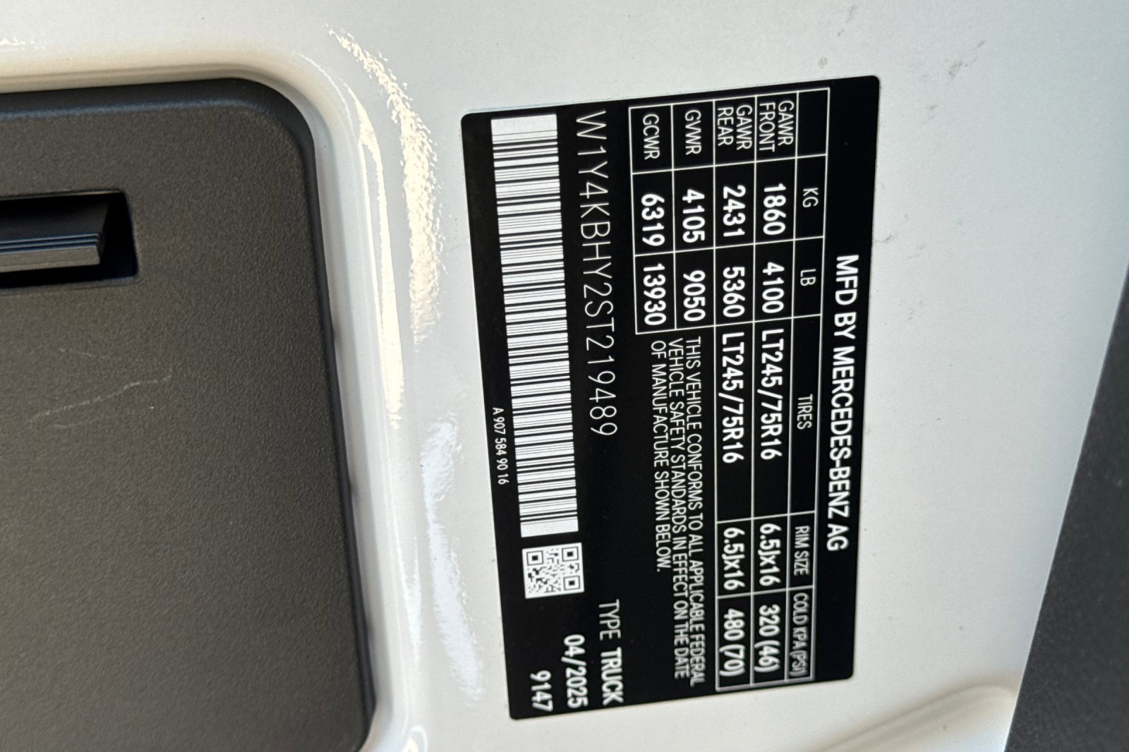Used 2025 Mercedes-Benz Sprinter 2500 image 28