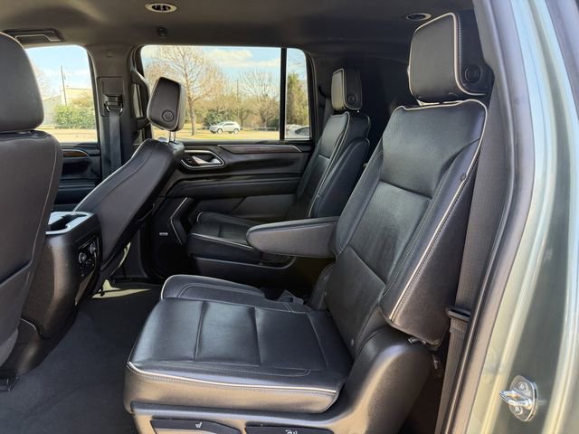 Used 2023 Chevrolet Suburban Premier image 29