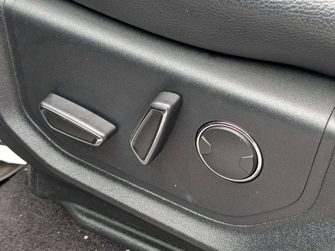 Used 2018 Ford Expedition Limited w/ Equipment Group 301A image 23