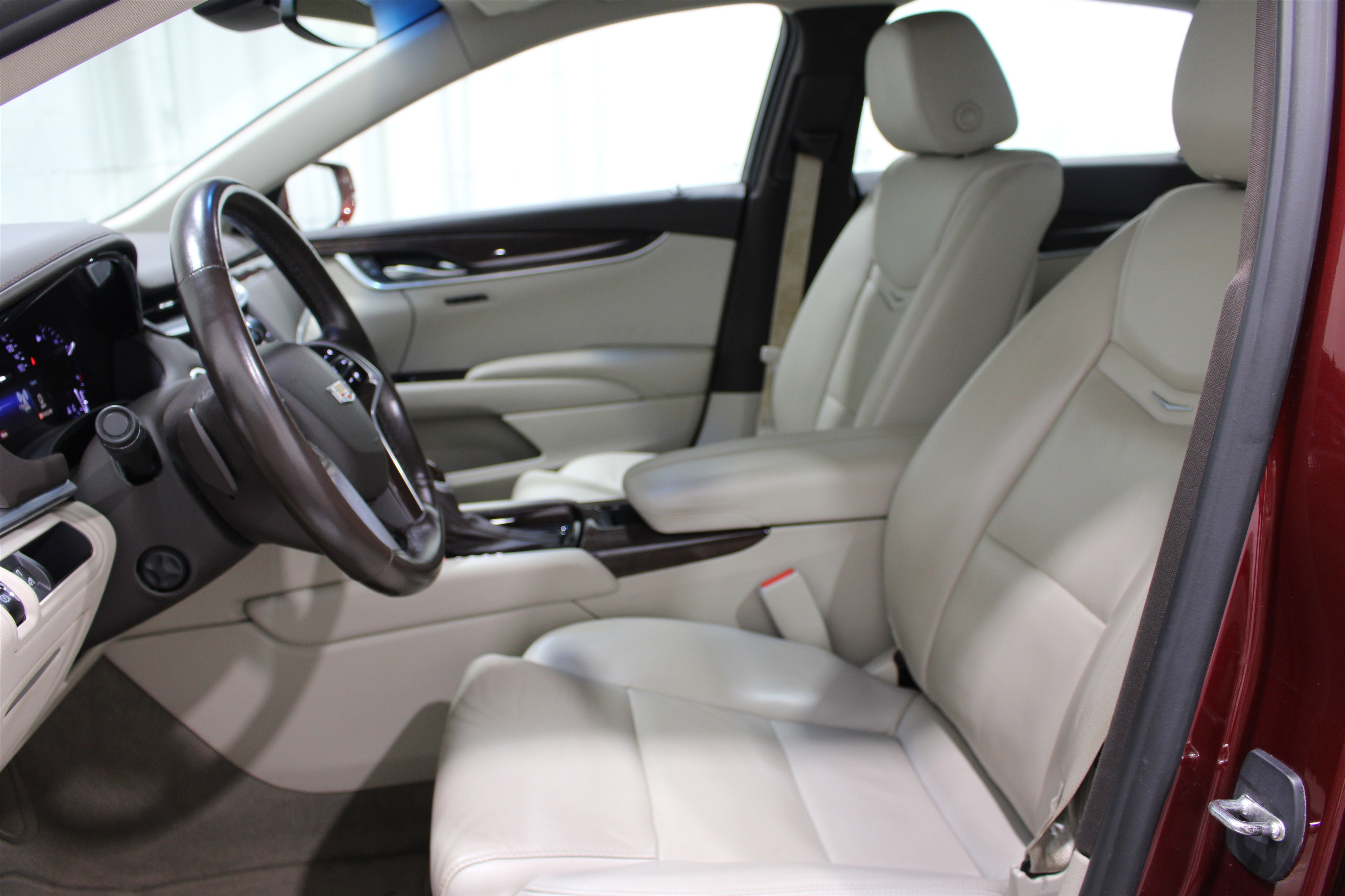 Used 2016 Cadillac XTS Luxury w/ Driver Awareness Package image 3