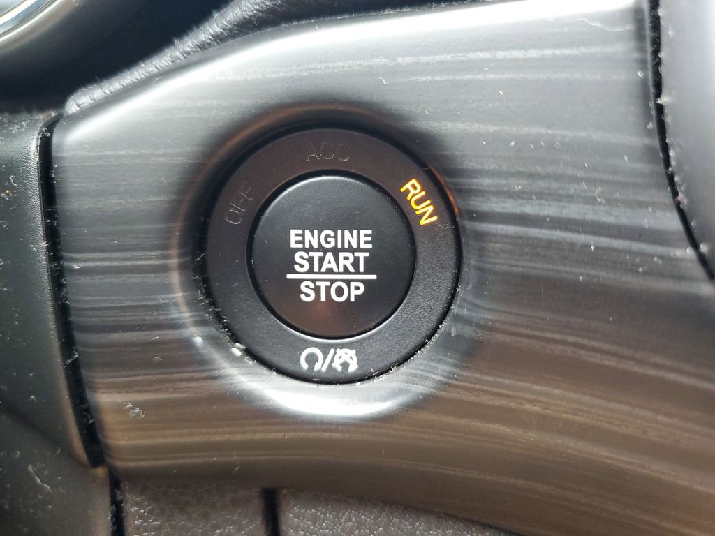 Used 2021 Jeep Grand Cherokee Laredo AWD/4WD image 22