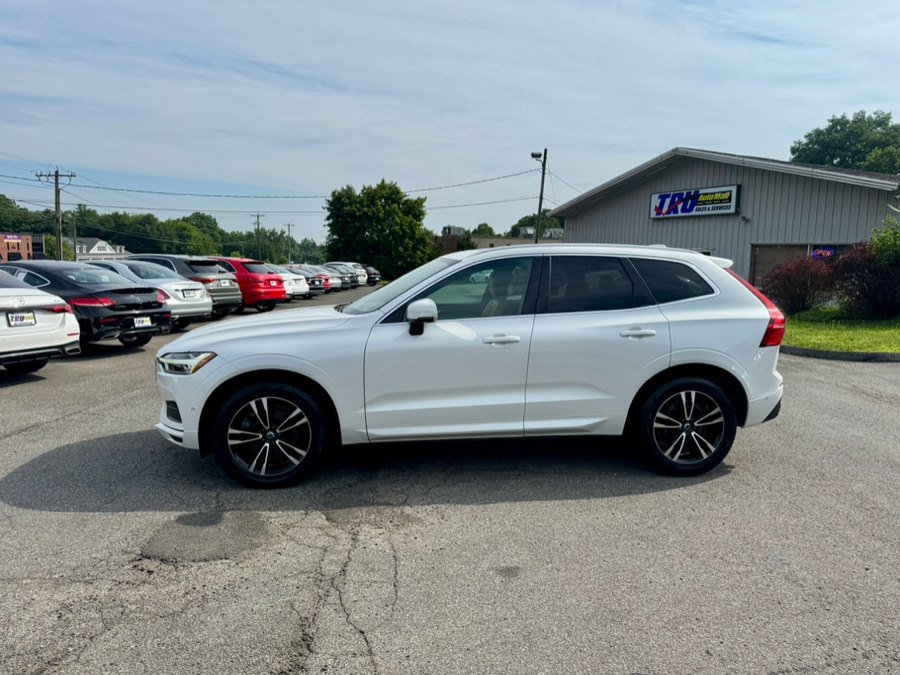Used 2019 Volvo XC60 T6 Momentum w/ Multimedia Package AWD/4WD image 4