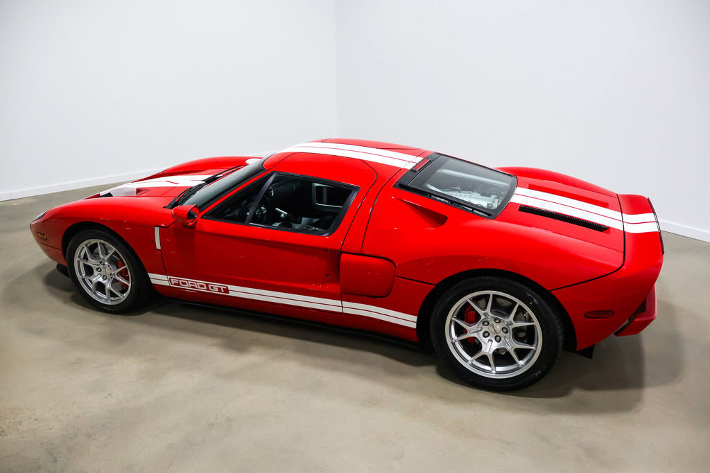 Used 2006 Ford GT RWD image 16
