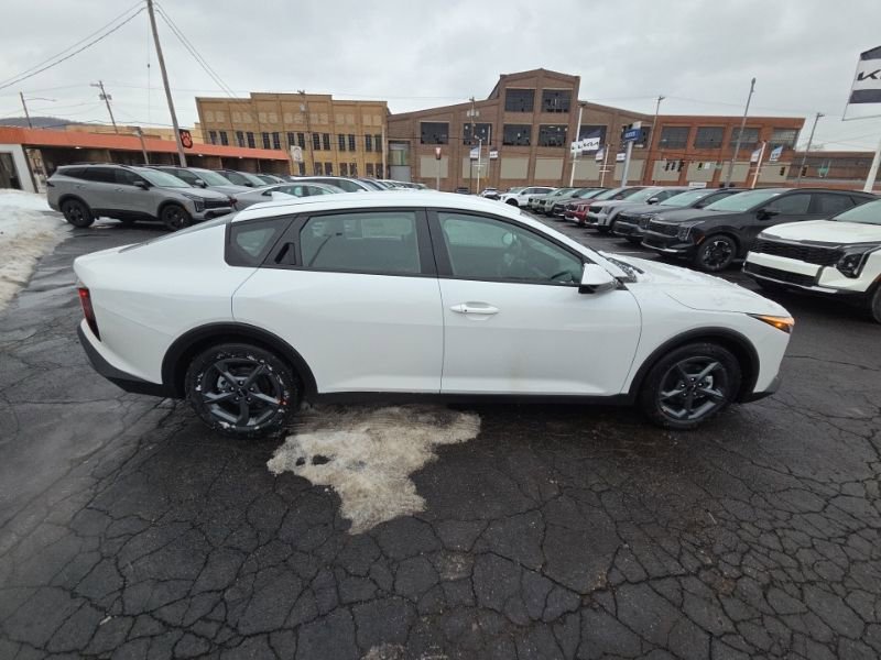 New 2026 Kia K4 LXS image 8