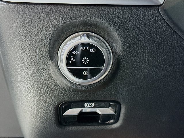 Used 2023 Mercedes-Benz C 300 Sedan image 10