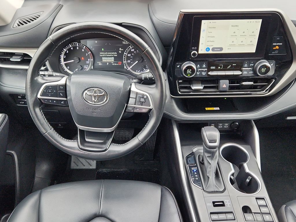 Used 2024 Toyota Highlander XLE image 10