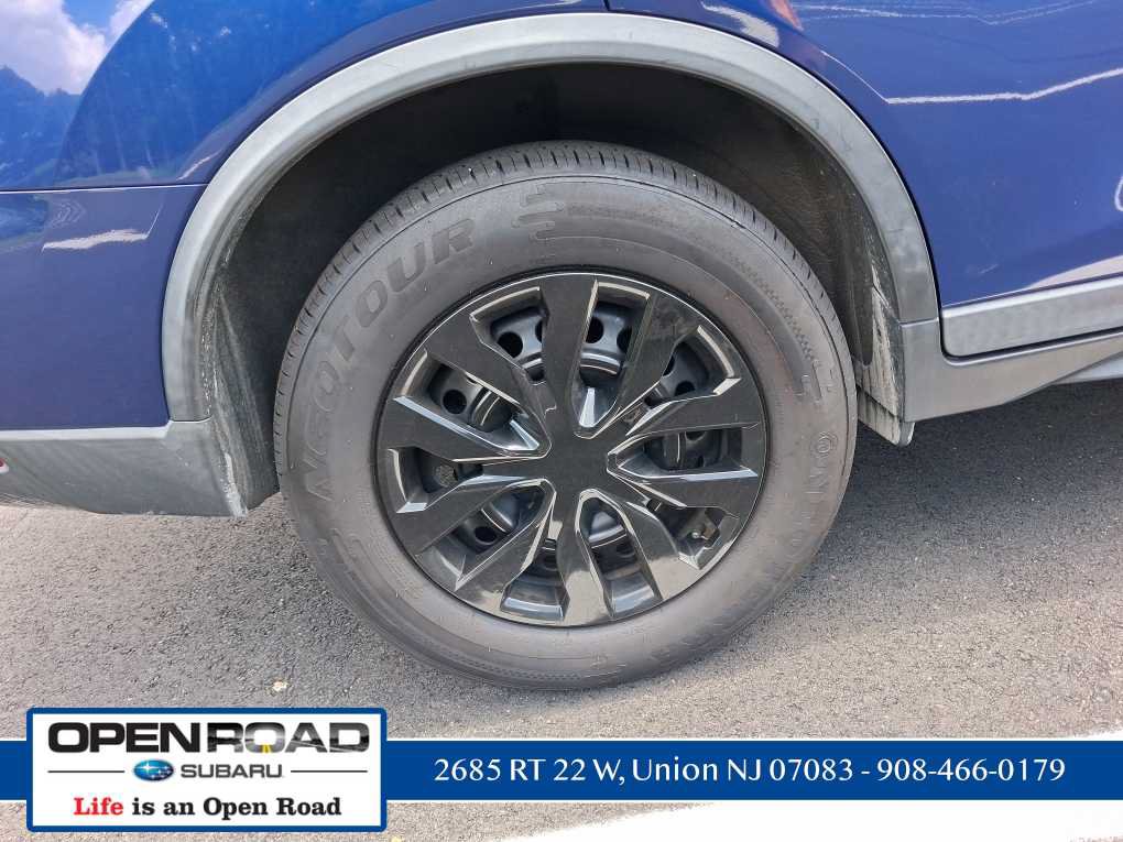 Used 2017 Nissan Rogue S w/ Appearance Package AWD/4WD image 38