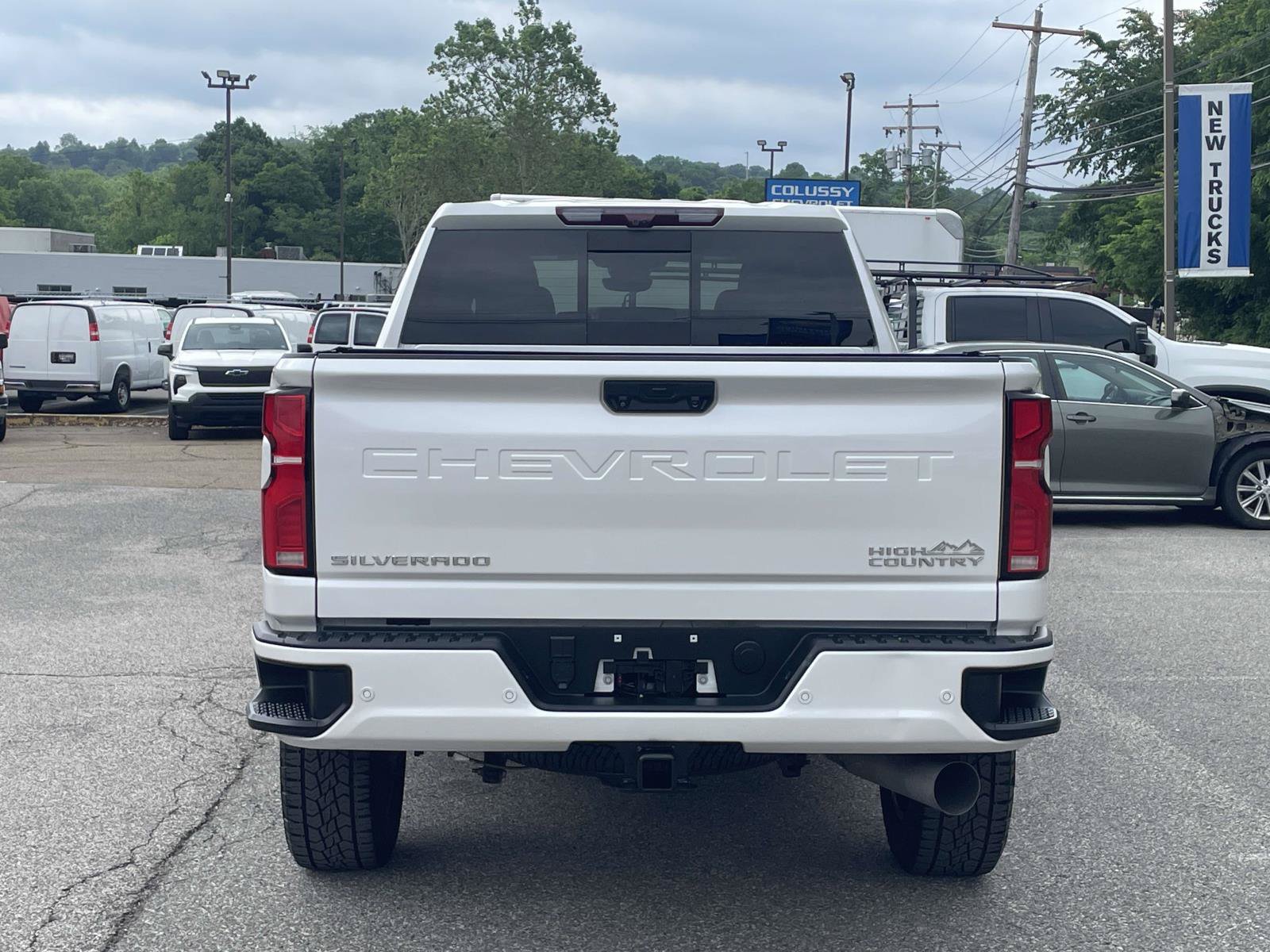 Certified 2024 Chevrolet Silverado 3500 High Country w/ High Country Premium Package AWD/4WD image 4