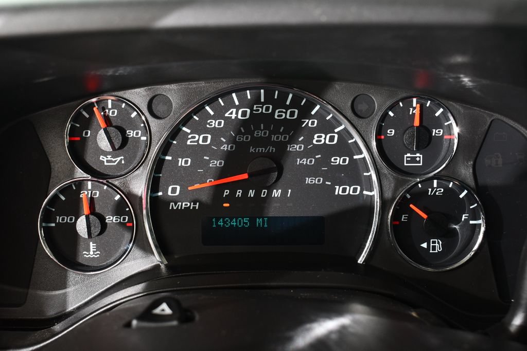 Used 2018 Chevrolet Express 2500 w/ Driver Convenience Package RWD image 23