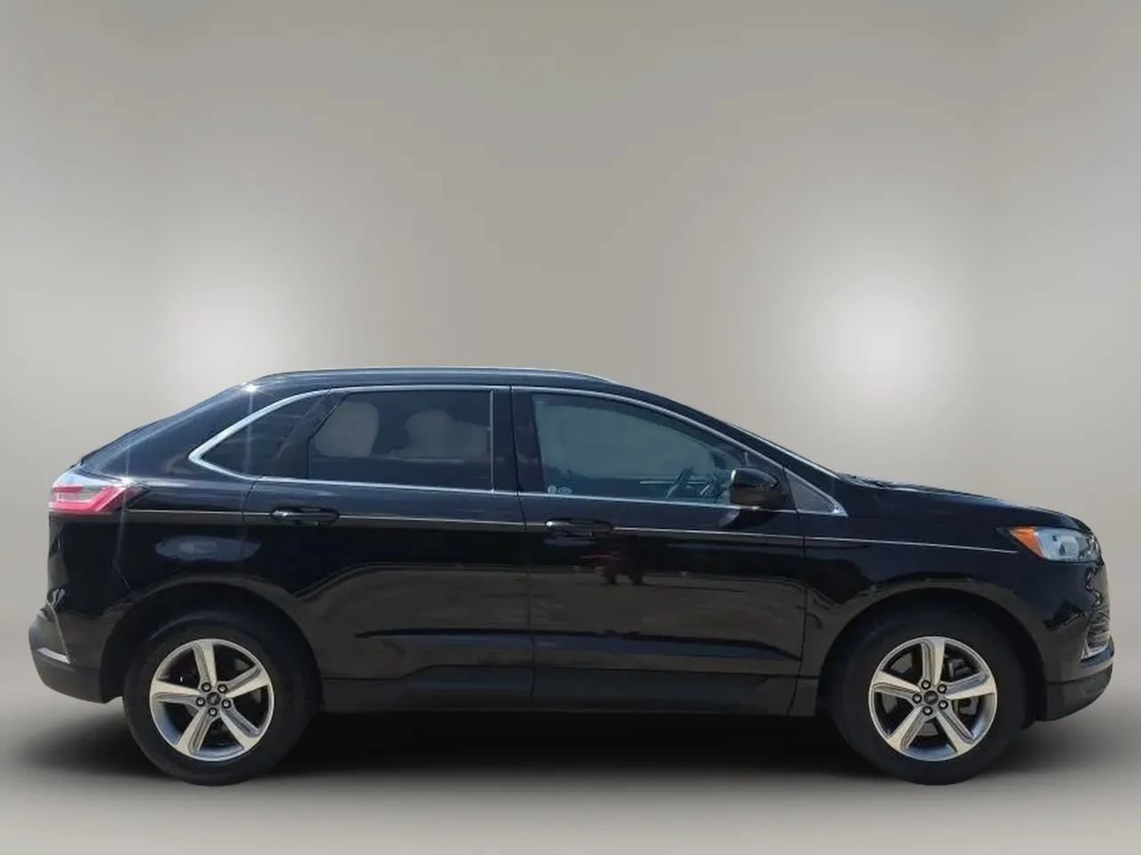 Used 2021 Ford Edge SEL w/ Convenience Package FWD image 9