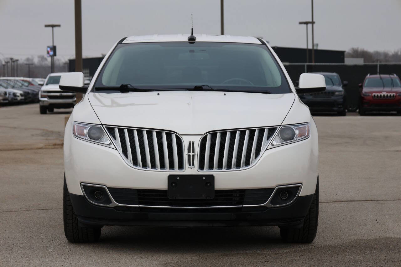 Used 2011 Lincoln MKX 2WD image 2