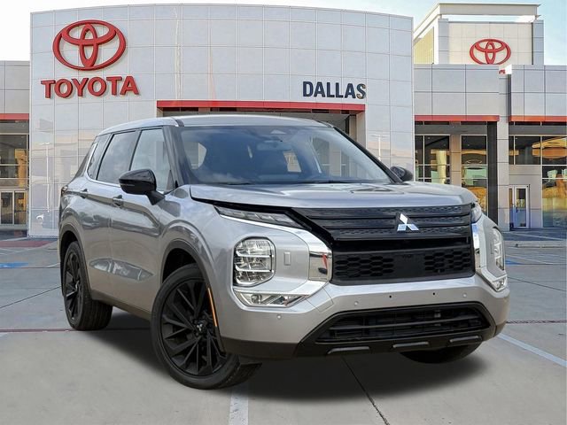 Used 2023 Mitsubishi Outlander SE image 1