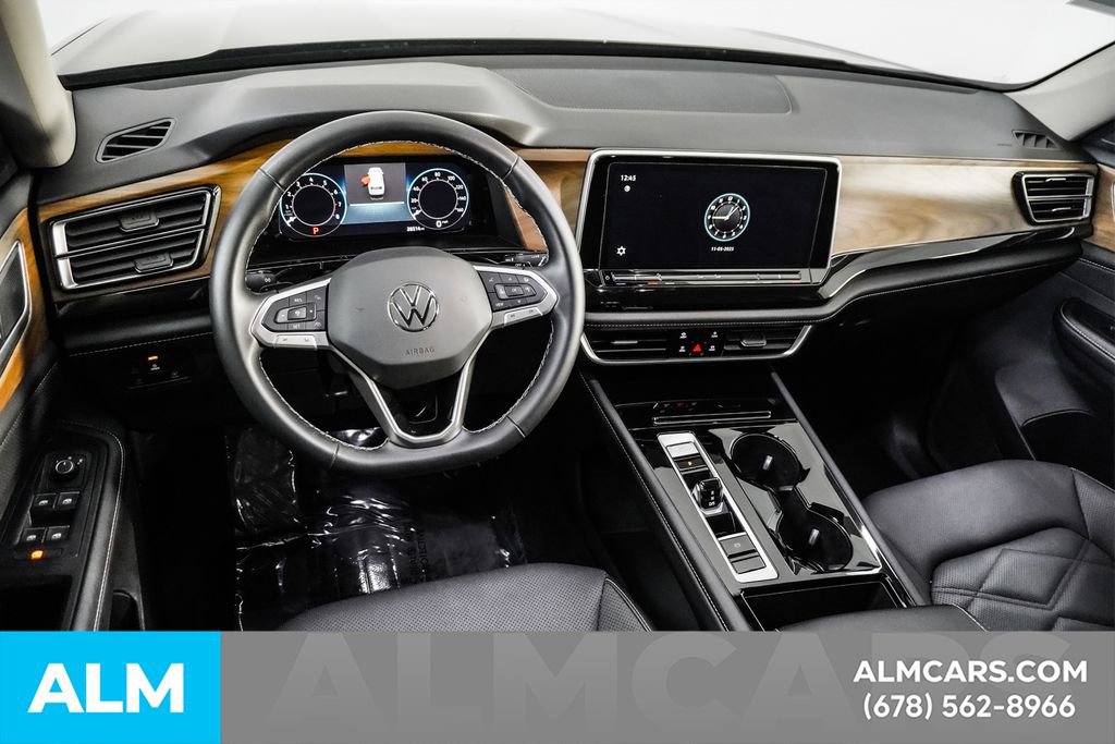 Used 2025 Volkswagen Atlas SE image 26