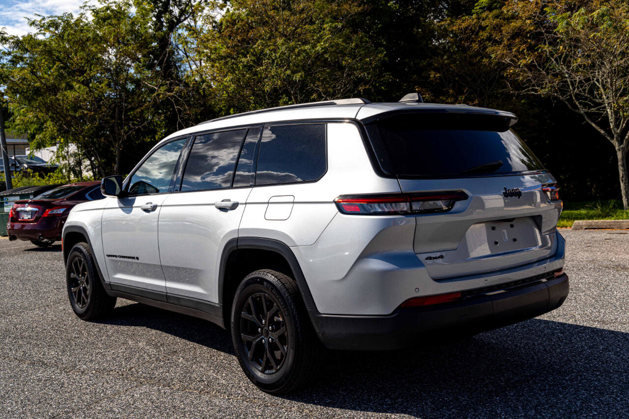 Used 2024 Jeep Grand Cherokee L Laredo image 4
