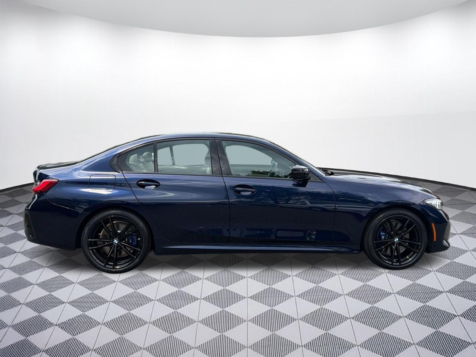Used 2023 BMW M340i RWD image 8