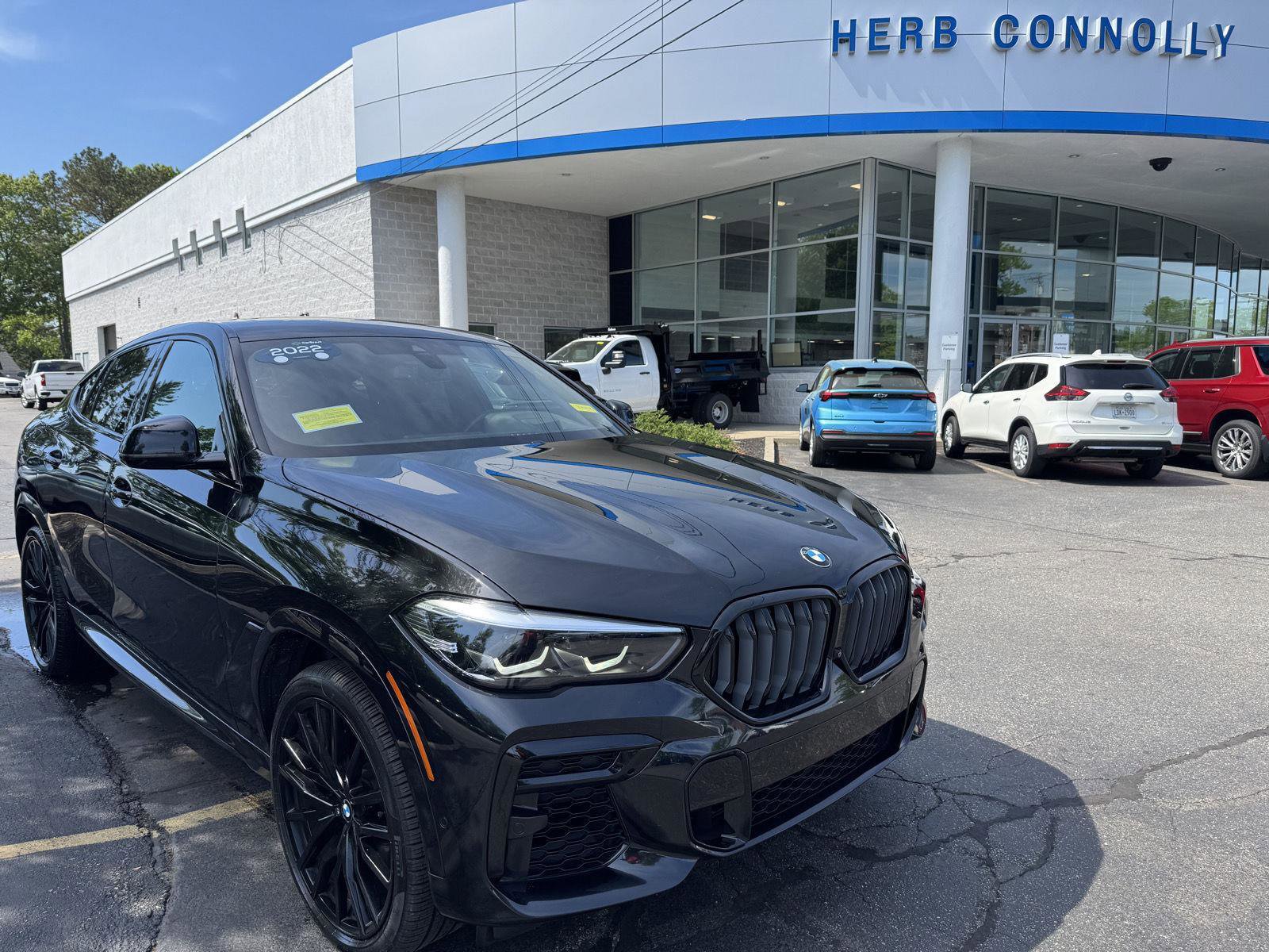 Used 2022 BMW X6 M50i w/ Premium Package AWD/4WD image 1