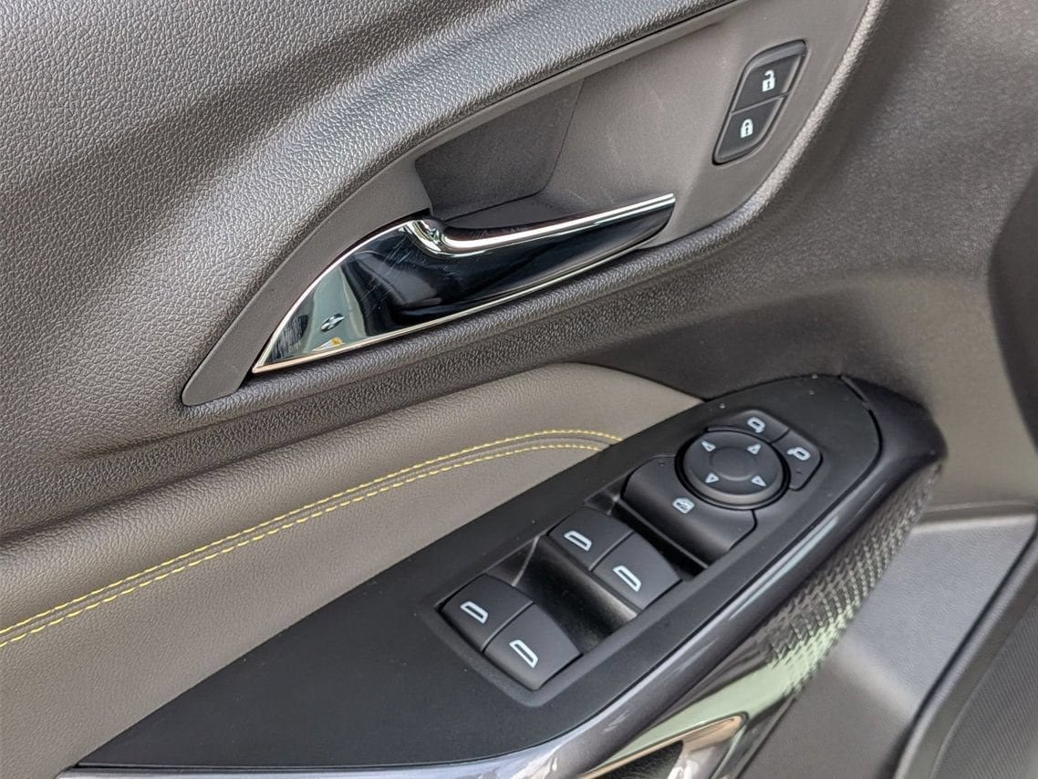 New 2026 Chevrolet Trax ACTIV w/ Sunroof Package FWD image 9