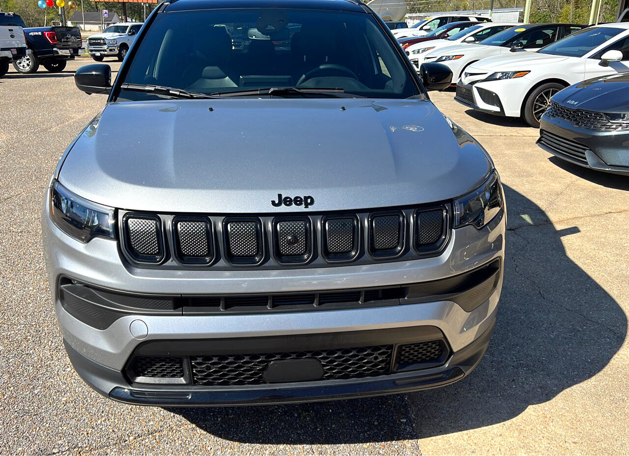 Used 2022 Jeep Compass Latitude w/ Sun and Sound Group image 3