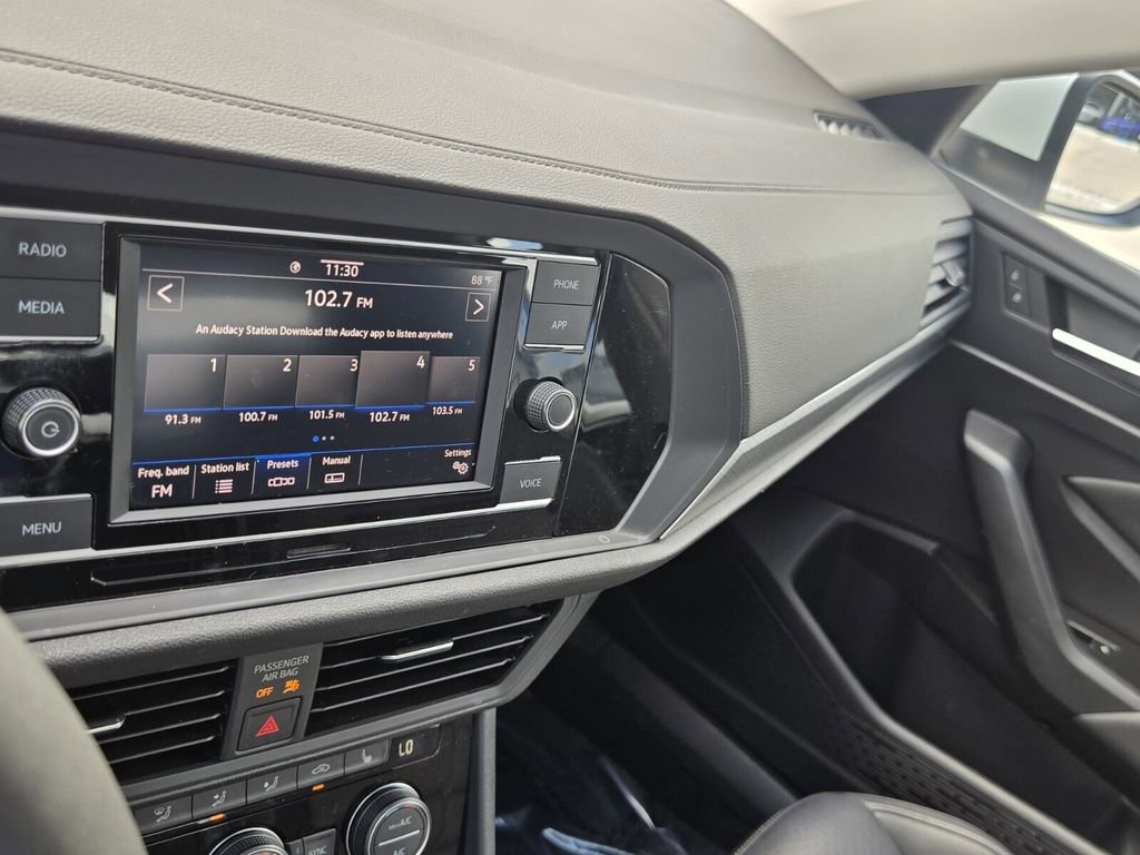 Used 2021 Volkswagen Jetta SE w/ SE Cold Weather Package FWD image 20