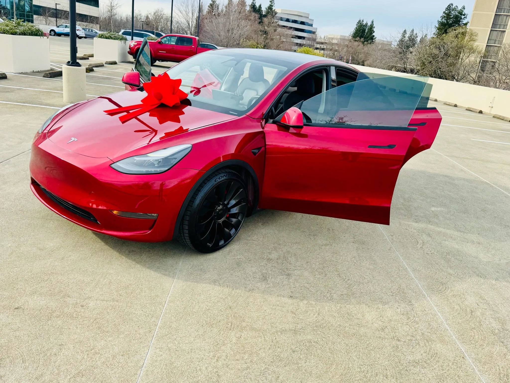 Used 2024 Tesla Model Y Performance image 49