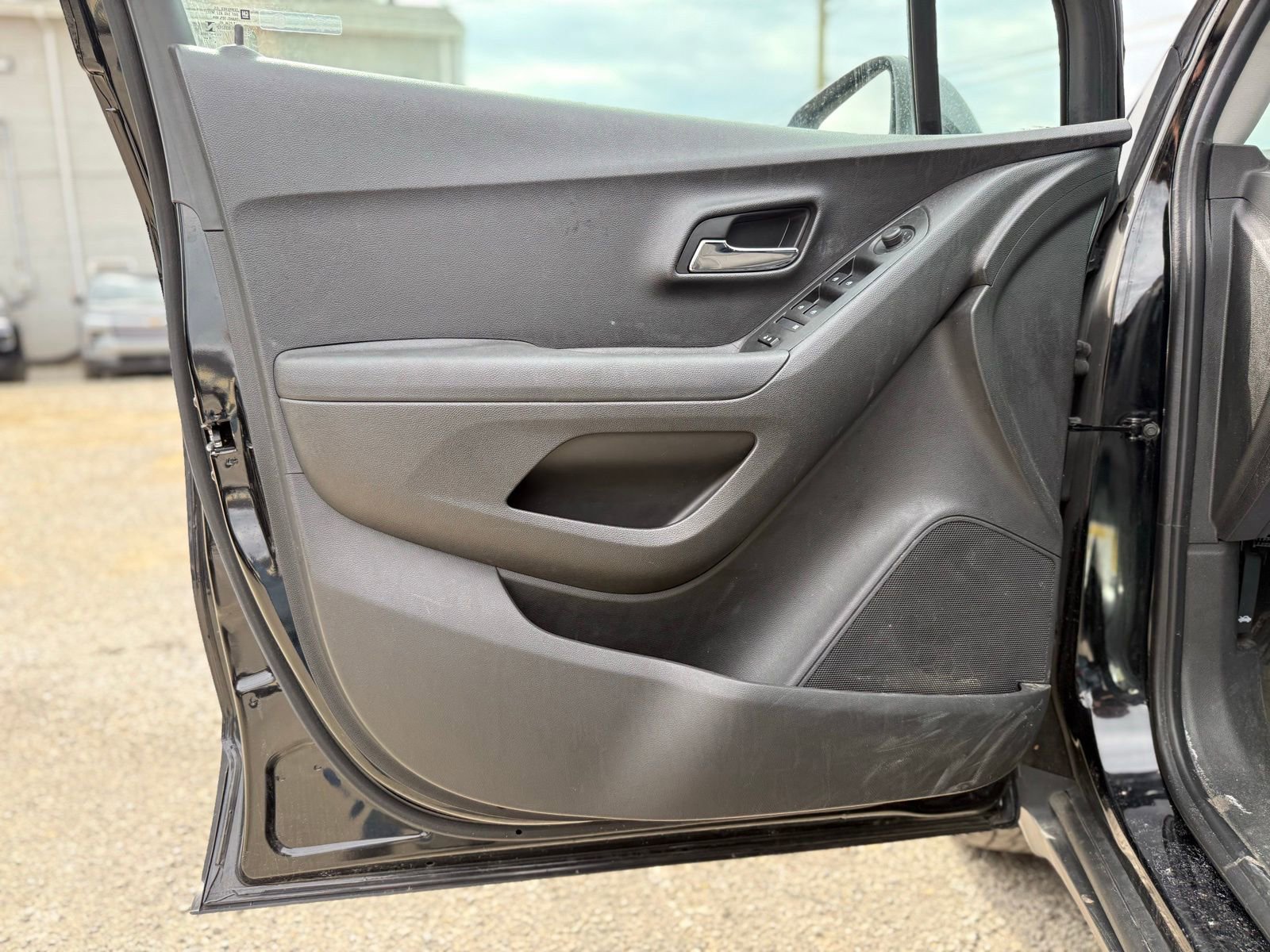 Used 2020 Chevrolet Trax LT FWD image 9