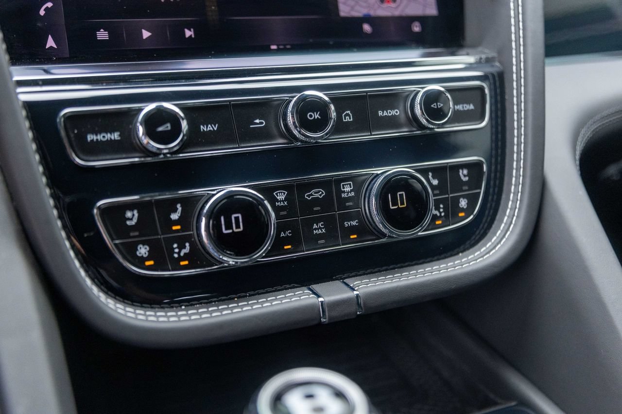 Certified 2024 Bentley Bentayga AWD/4WD image 38