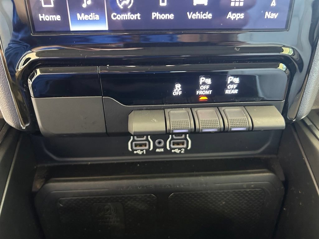 Used 2025 RAM 1500 Laramie AWD/4WD image 51