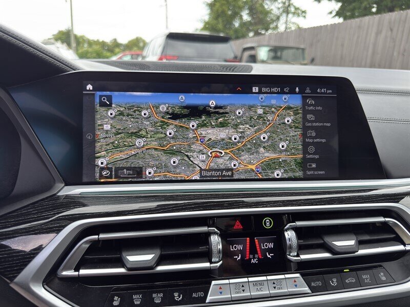 Used 2021 BMW X7 xDrive40i w/ M Sport Package AWD/4WD image 43