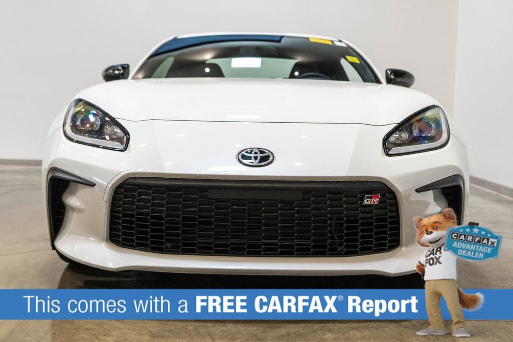 Used 2025 Toyota GR86 w/ ALL Weather Mat Package (TMS) RWD image 2