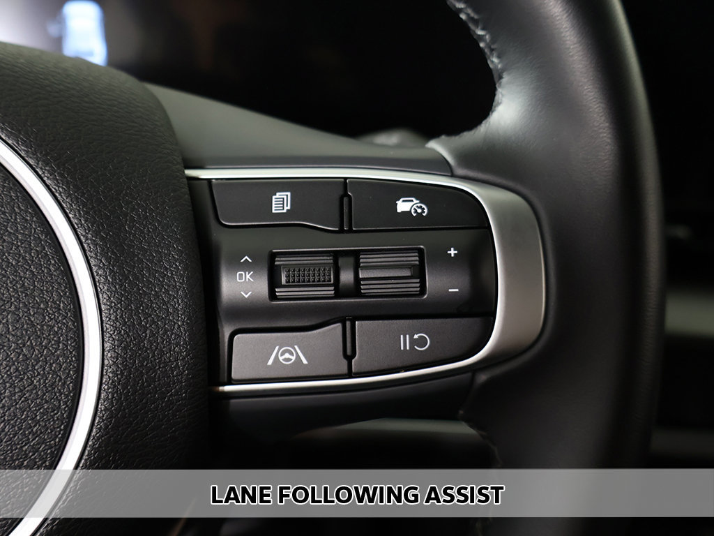 Used 2024 Kia Sportage EX AWD/4WD image 4