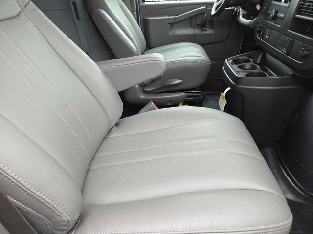 New 2026 GMC Savana 2500 w/ Driver Convenience Package RWD image 22