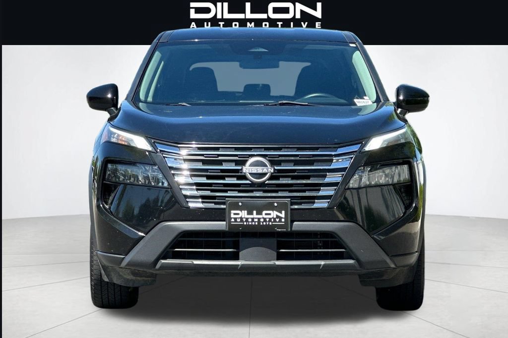 Used 2024 Nissan Rogue SV AWD/4WD image 9