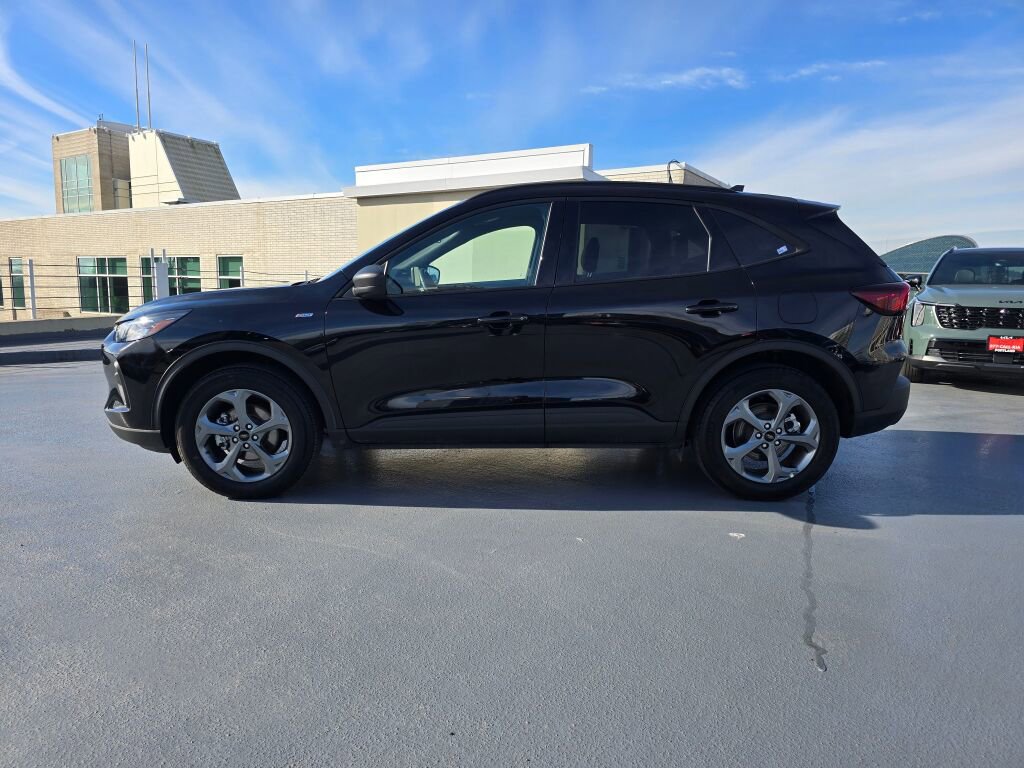Used 2025 Ford Escape ST-Line image 6
