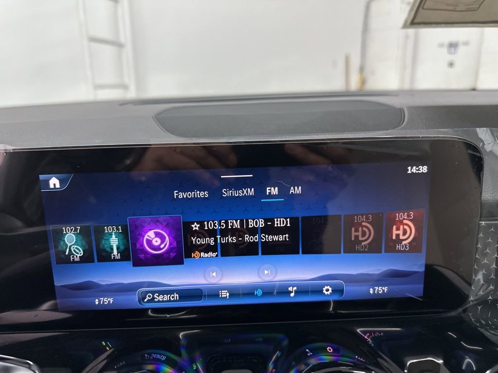 New 2026 Mercedes-Benz GLB 250 image 14