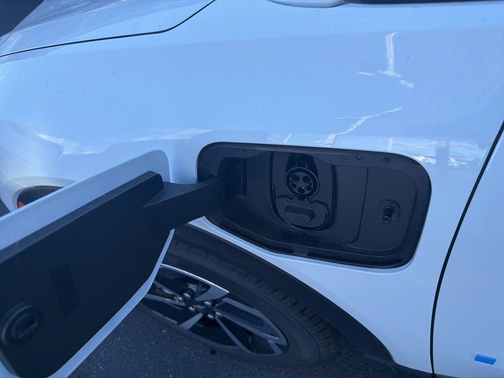 New 2026 Chevrolet Equinox EV LT w/ Comfort Package image 44