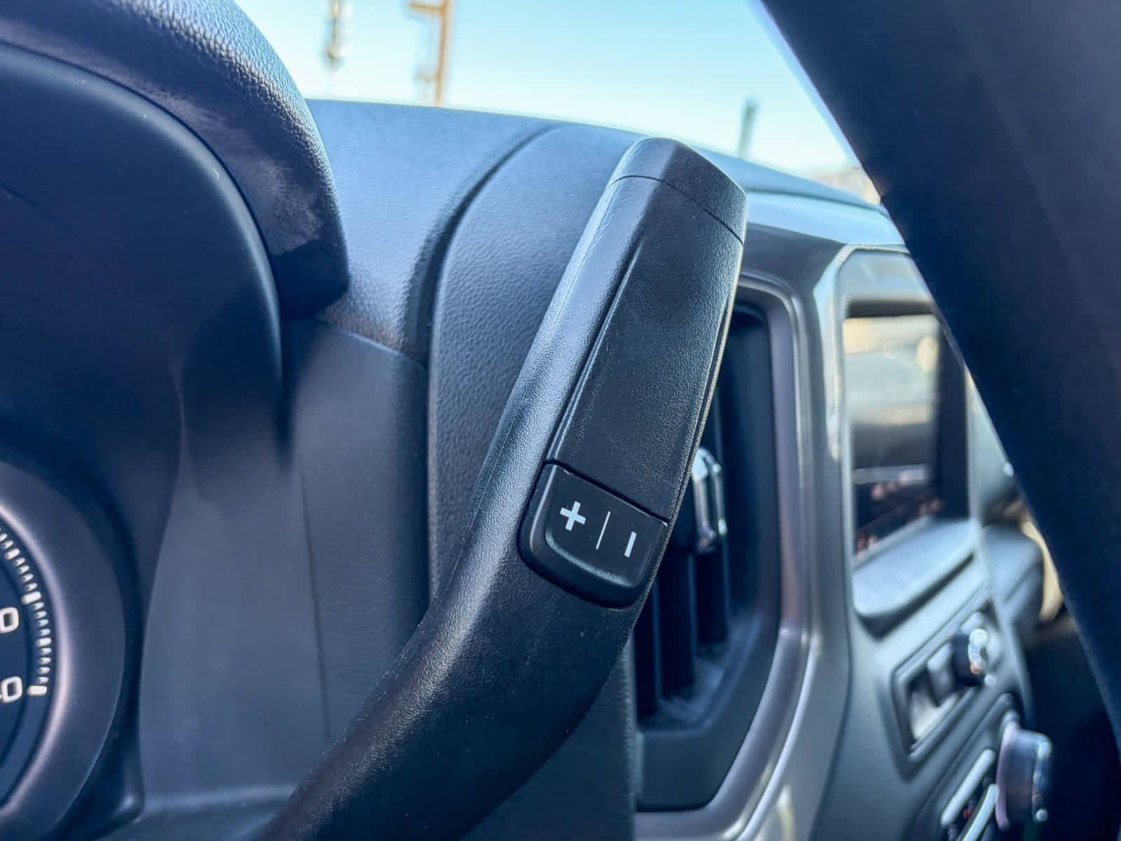 Used 2023 Chevrolet Silverado 1500 Custom AWD/4WD image 18