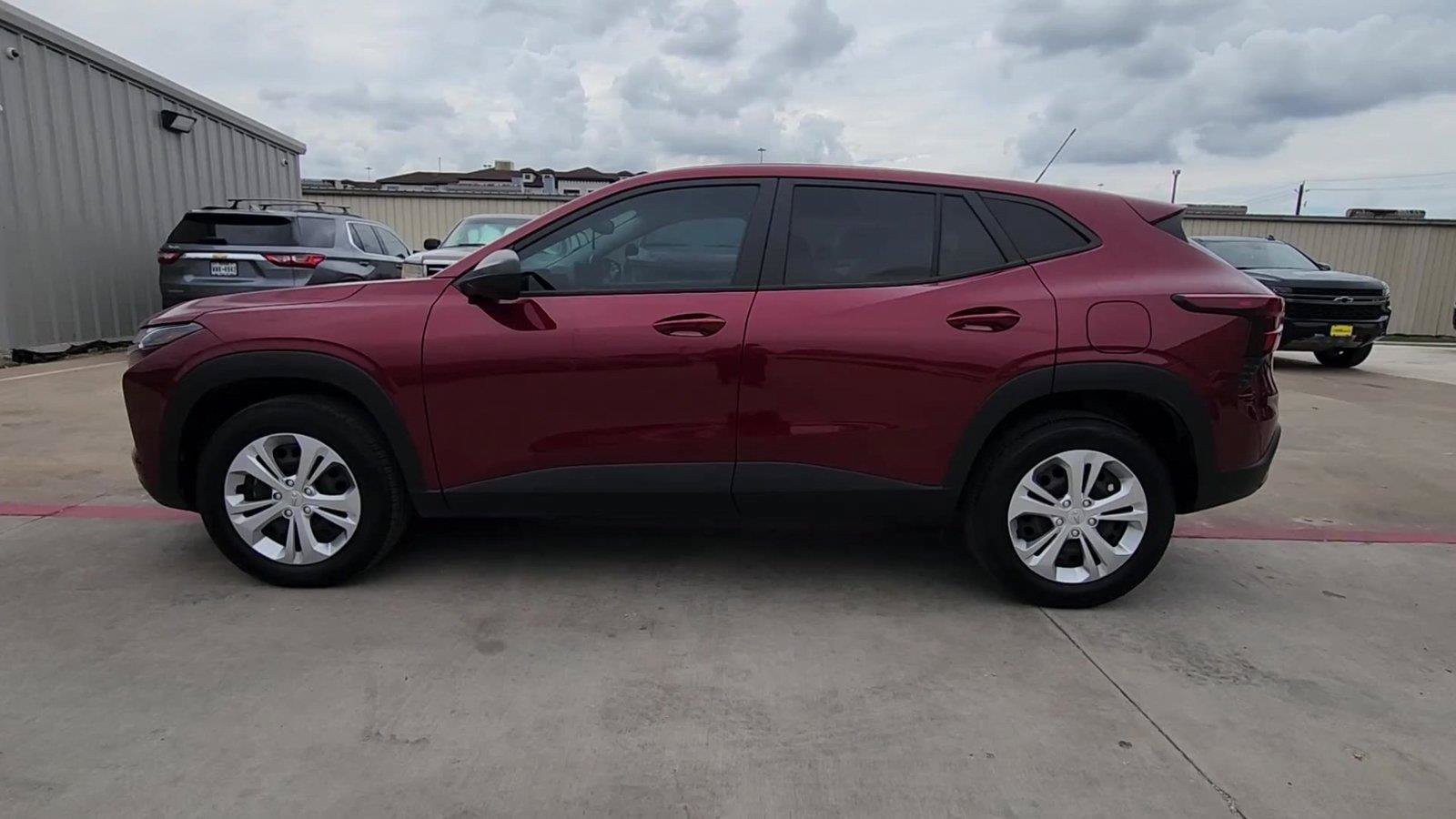 Certified 2025 Chevrolet Trax LS FWD image 5