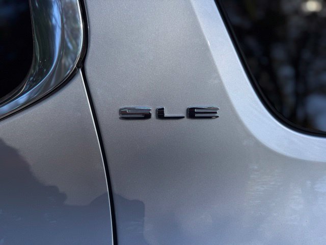 Used 2020 GMC Acadia SLE FWD image 38