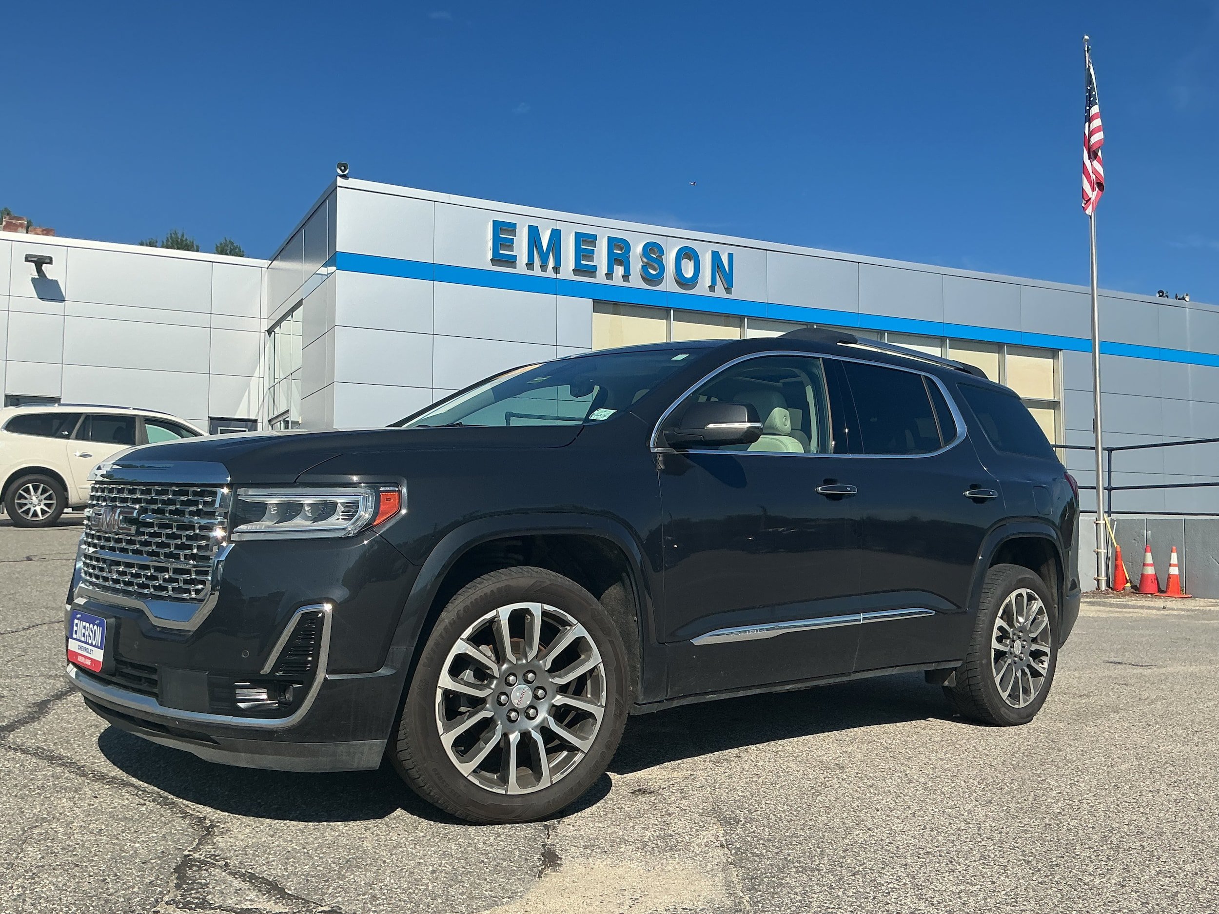 Used 2020 GMC Acadia Denali w/ Trailering Package AWD/4WD image 1