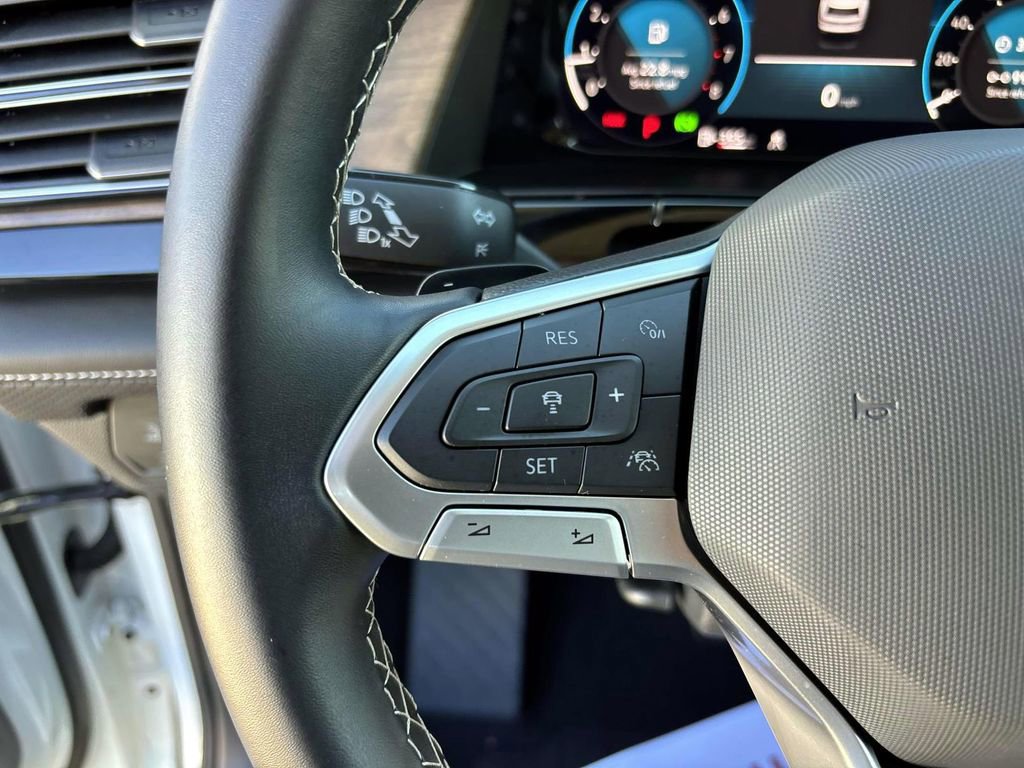 Used 2025 Volkswagen Atlas SE image 18