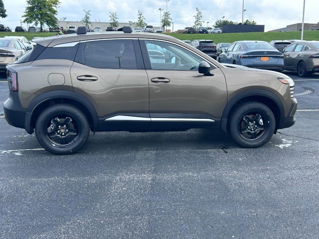 Used 2026 Nissan Kicks SV w/ Cold Weather Package FWD image 2