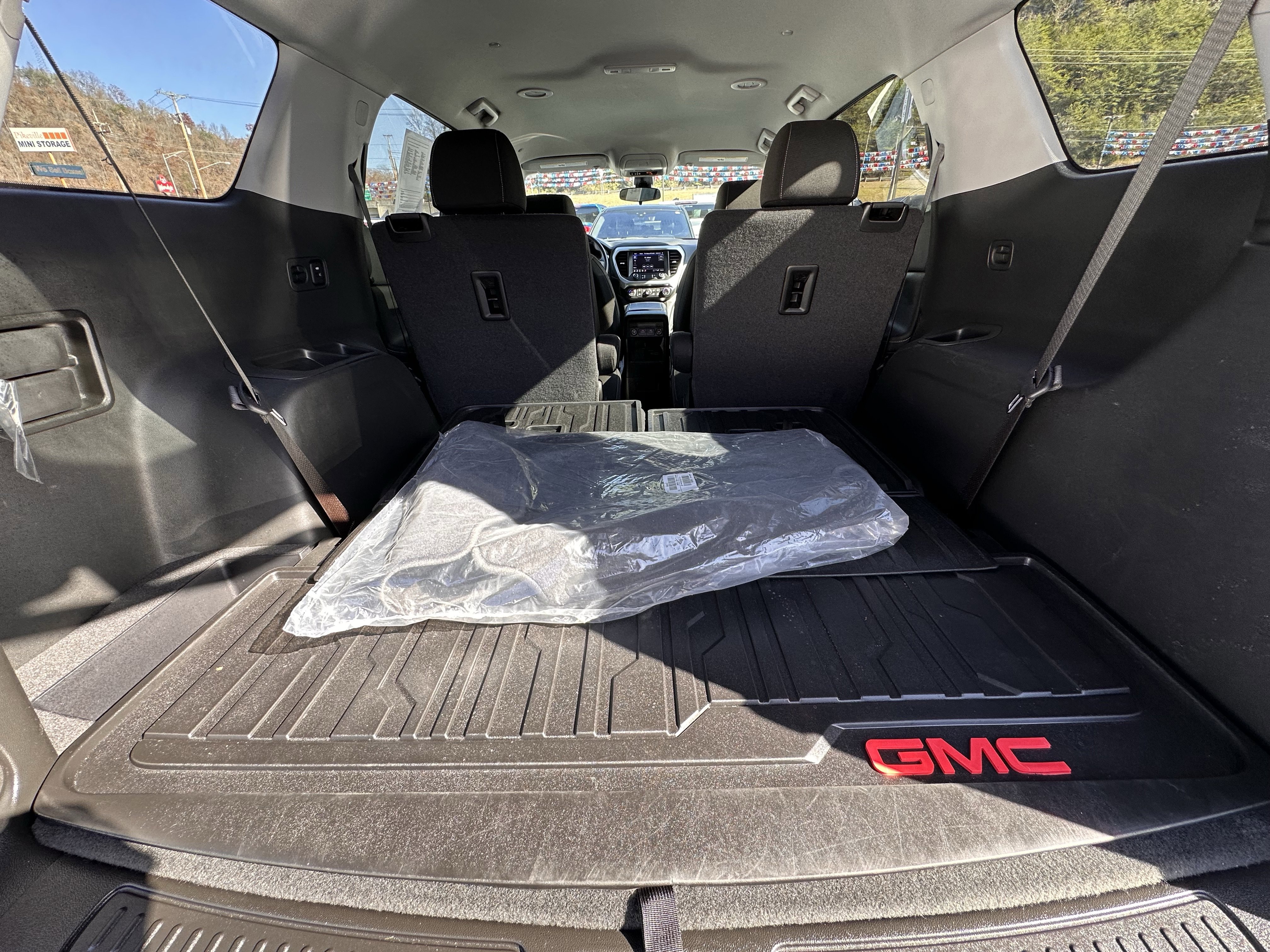 Used 2023 GMC Acadia SLE w/ Driver Convenience Package image 26