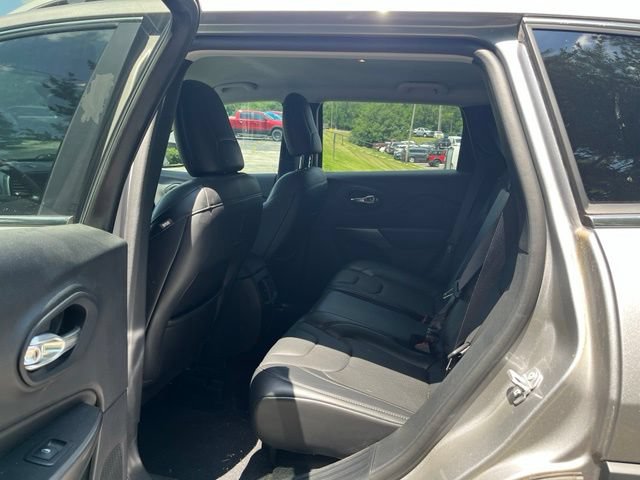Used 2020 Jeep Cherokee Limited AWD/4WD image 13