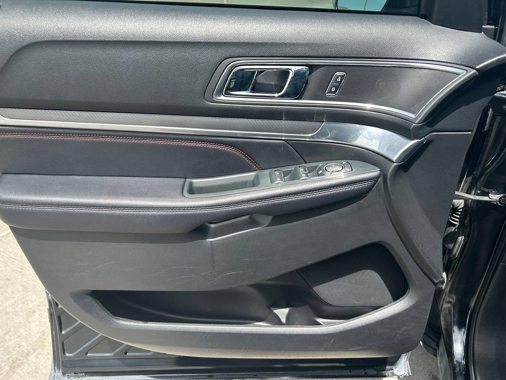 Used 2018 Ford Explorer Sport AWD/4WD image 9