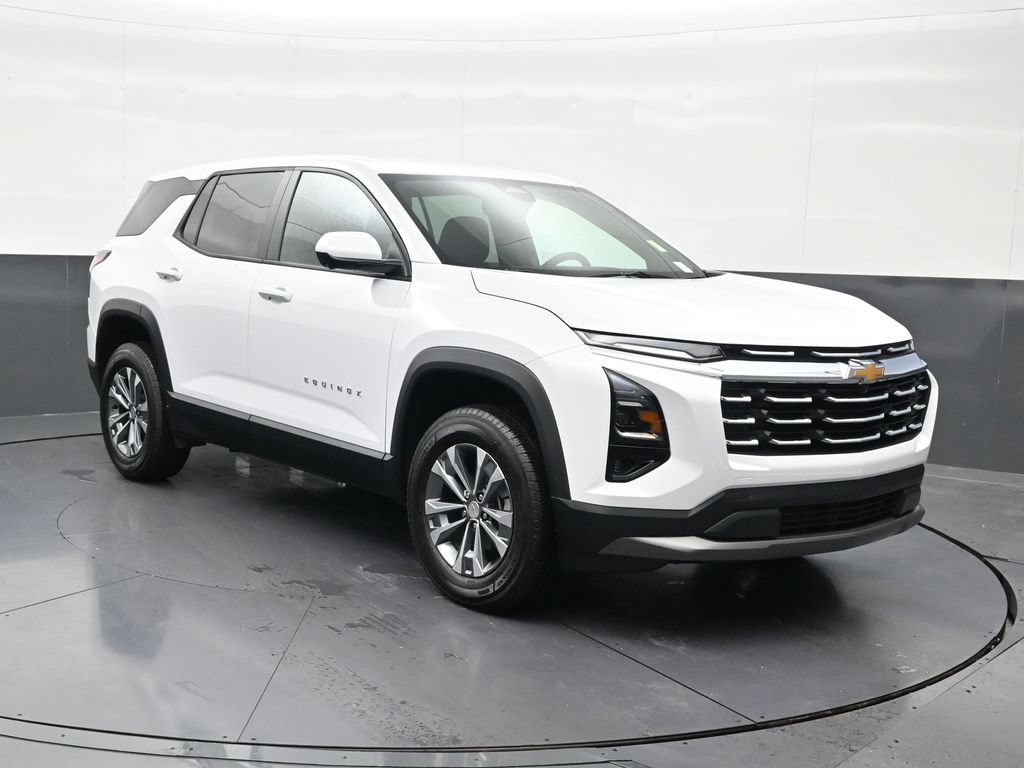 Used 2026 Chevrolet Equinox LT w/ Safety and Technology Package FWD image 7