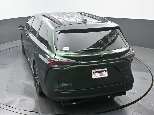 Used 2026 Toyota Sienna XLE Woodland Edition AWD/4WD image 31