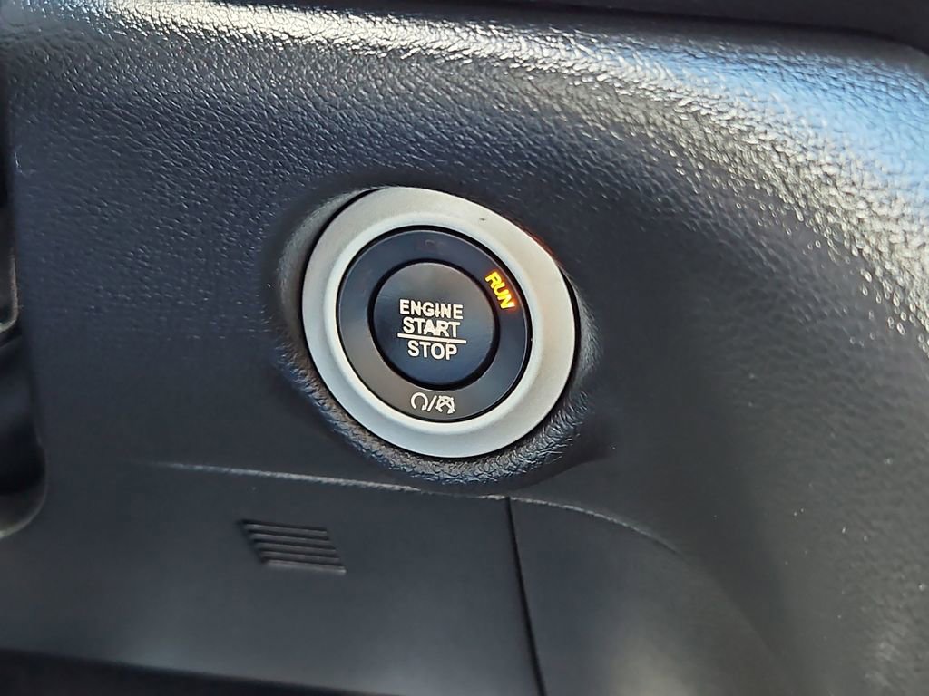 Used 2020 Chrysler Pacifica Touring-L image 17