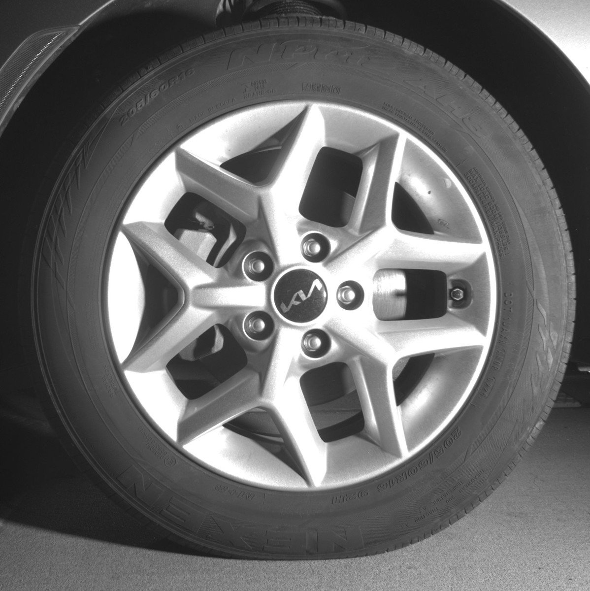 Used 2025 Kia Soul LX w/ LX Technology Package FWD image 12