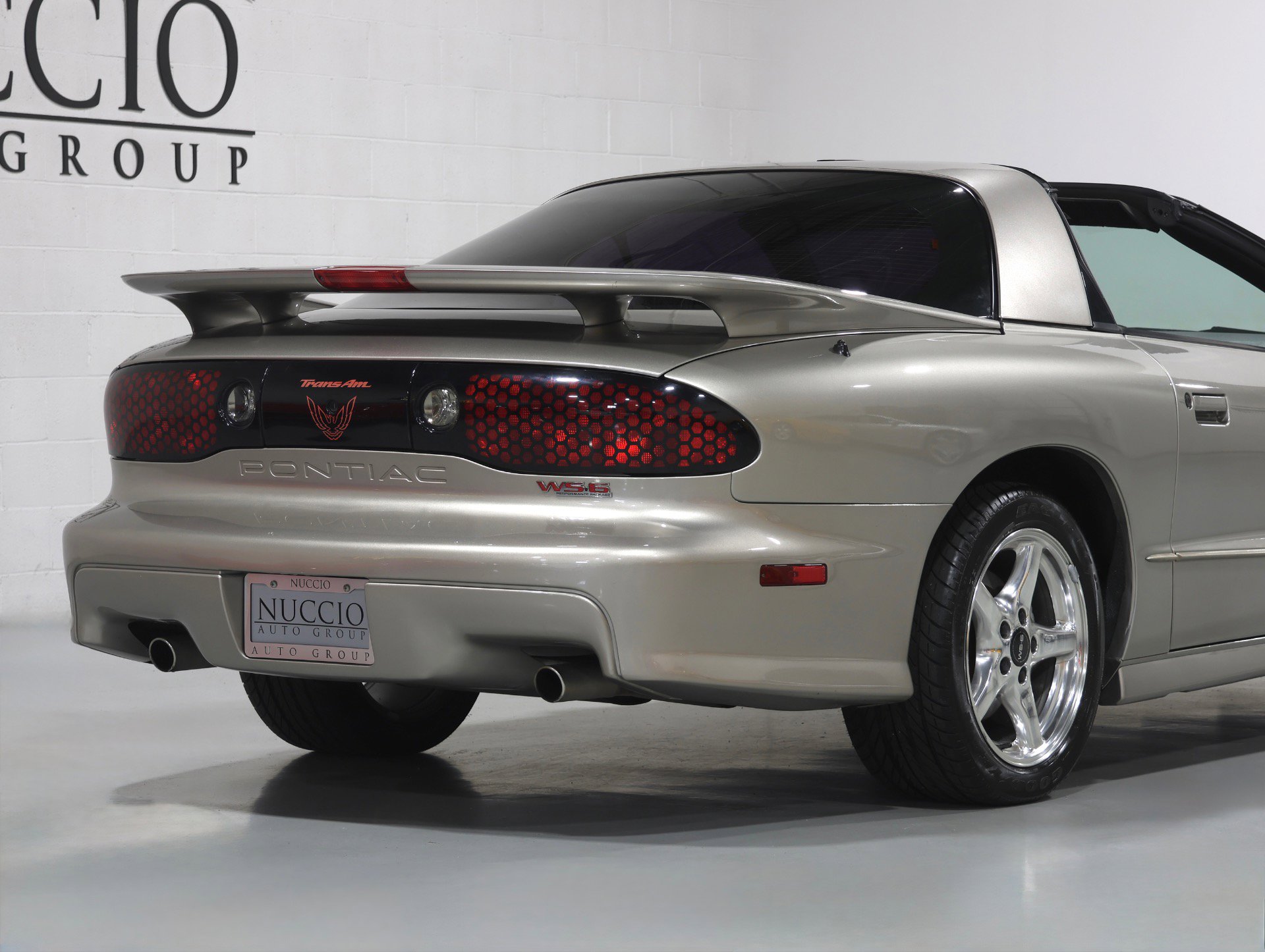 Used 2000 Pontiac Firebird Formula RWD image 17